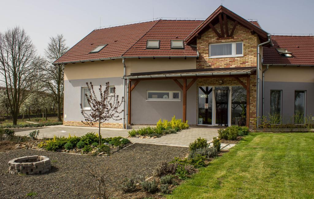 Horpacsi Europa Piheno Koezpont Hotel ภายนอก รูปภาพ